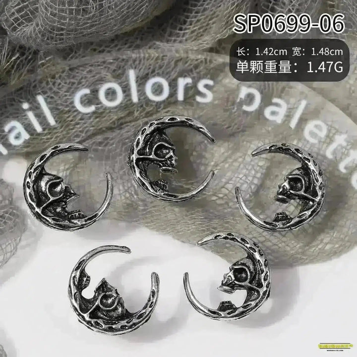 10Pcs Halloween Alloy Collection: 3D Gem Spider, Skull and Ghost Hand Nail Art Charm - Spooky, Gothic Nail Ornaments for Dynamic Style