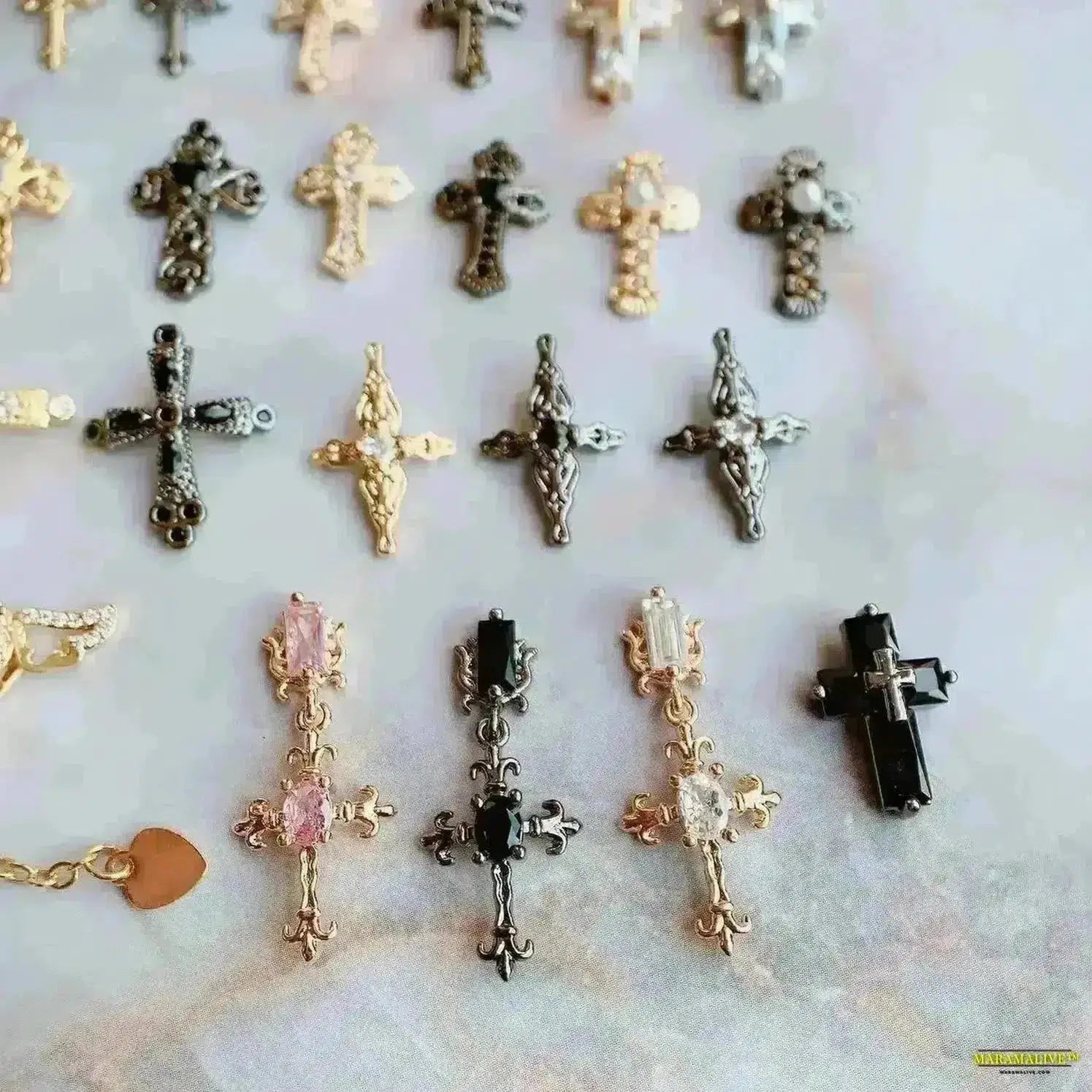 10pcs Gothic Dark Black Cross Nail Art Charms, Zircon Crystal Crucifix Heart Nail Art Decorations with Spooky Style - Dynamic Unique Artwork