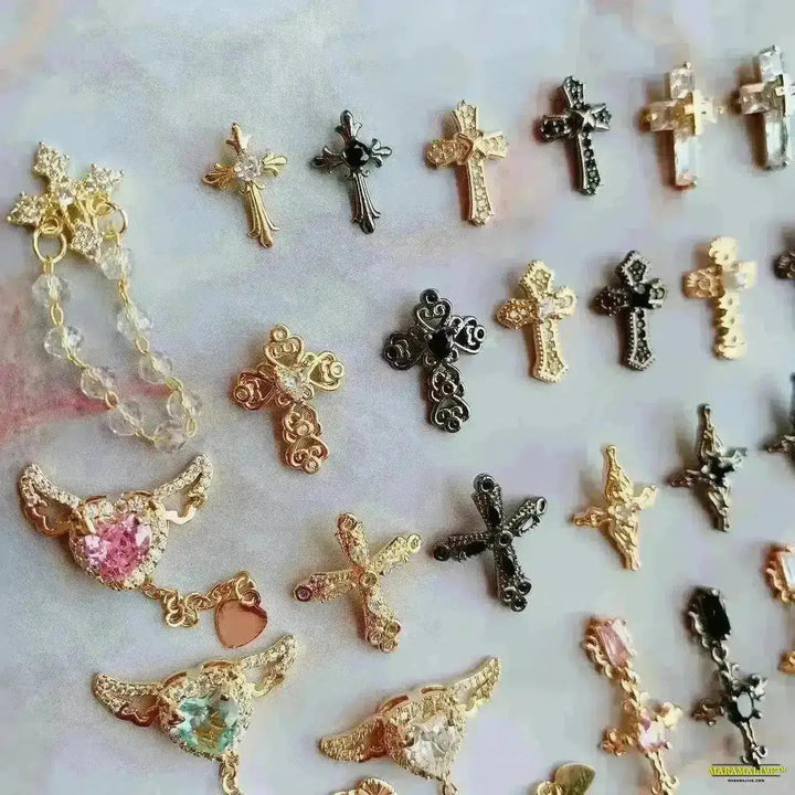 10pcs Gothic Dark Black Cross Nail Art Charms, Zircon Crystal Crucifix Heart Nail Art Decorations with Spooky Style - Dynamic Unique Artwork