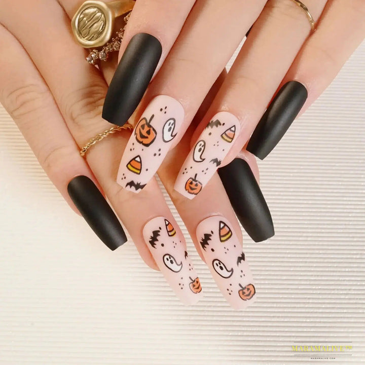 24 Piece Halloween Ghost & Pumpkin Ghoulish Press-On Nail Art Set - A Mysterious Glamour Twist To Your Spooky Costume