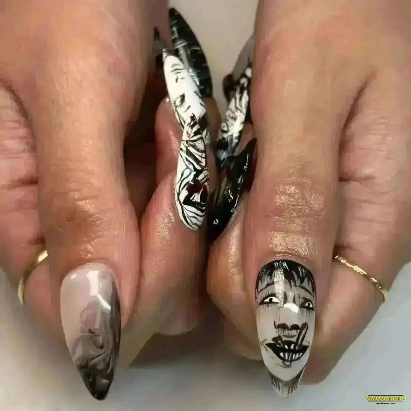 24PCS Almond Horror Manga Gothic Style Black & White Anime Nail Art - Press on Unique Japanese Comics Pattern Fake Nails