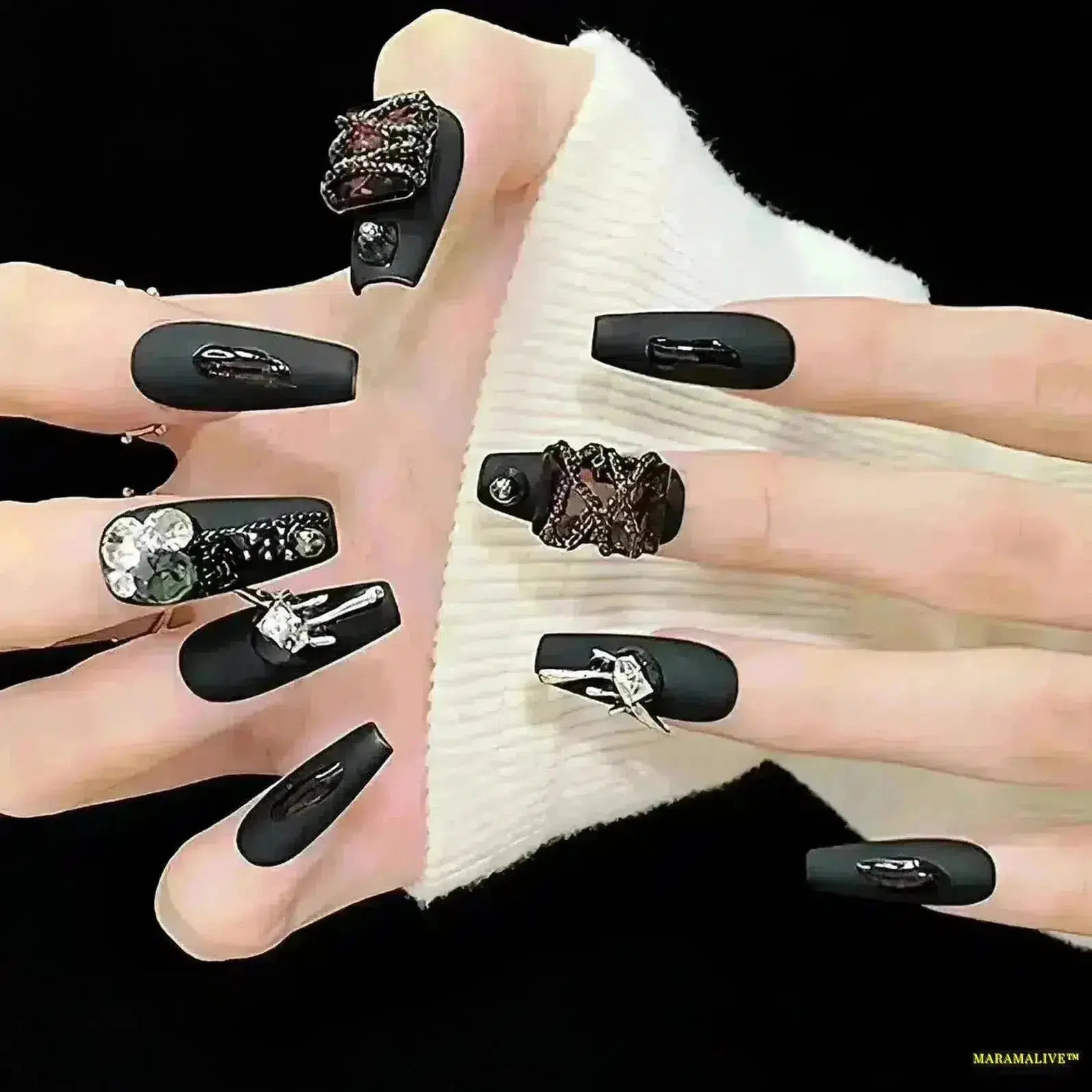 Black Gothic Press-On Coffin Nails with Crystal Diamond Decor - Y2K Punk Handmade Artistic False Nails