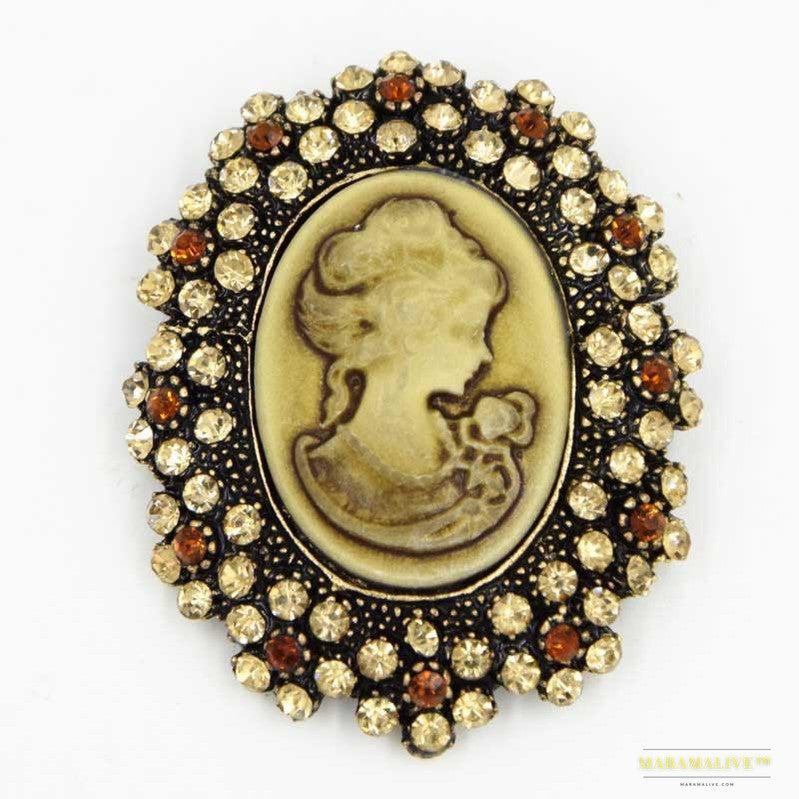 Brooch Queen Victoria Embossed Corsage