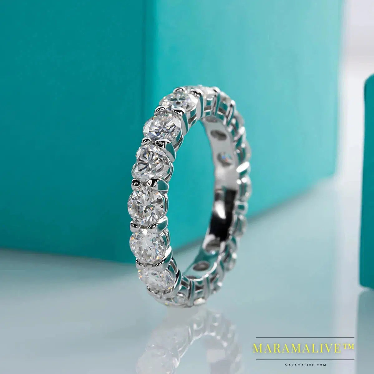 D Color Heart Moissanite Diamond Wedding Band Ring 18K Gold Plated 925 Sterling Silver Eternity Rings