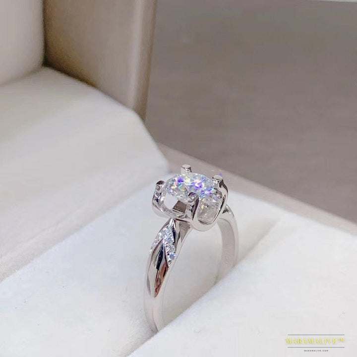 Eco-Luxurious Moissanite Ring: Ethically-Sourced Lab-Made Diamond Shimmer