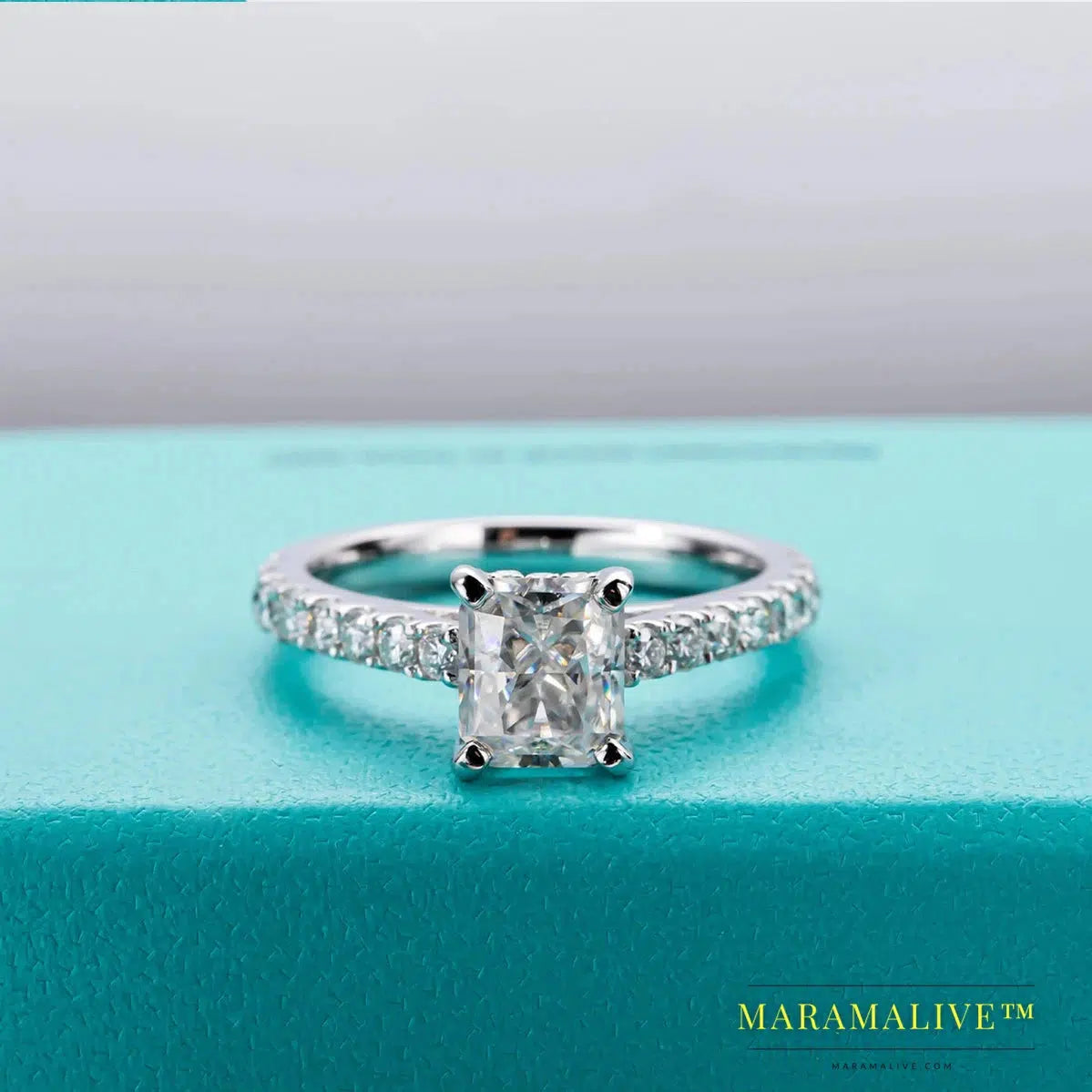 Elegant Sparkling Moissanite Engagement Ring - Simply Perfect!