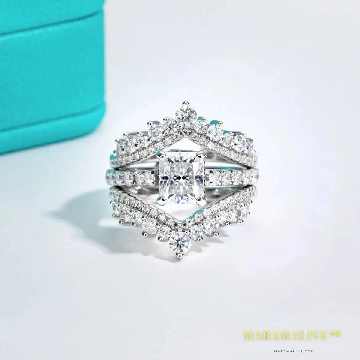 Elegant Sparkling Moissanite Engagement Ring - Simply Perfect!