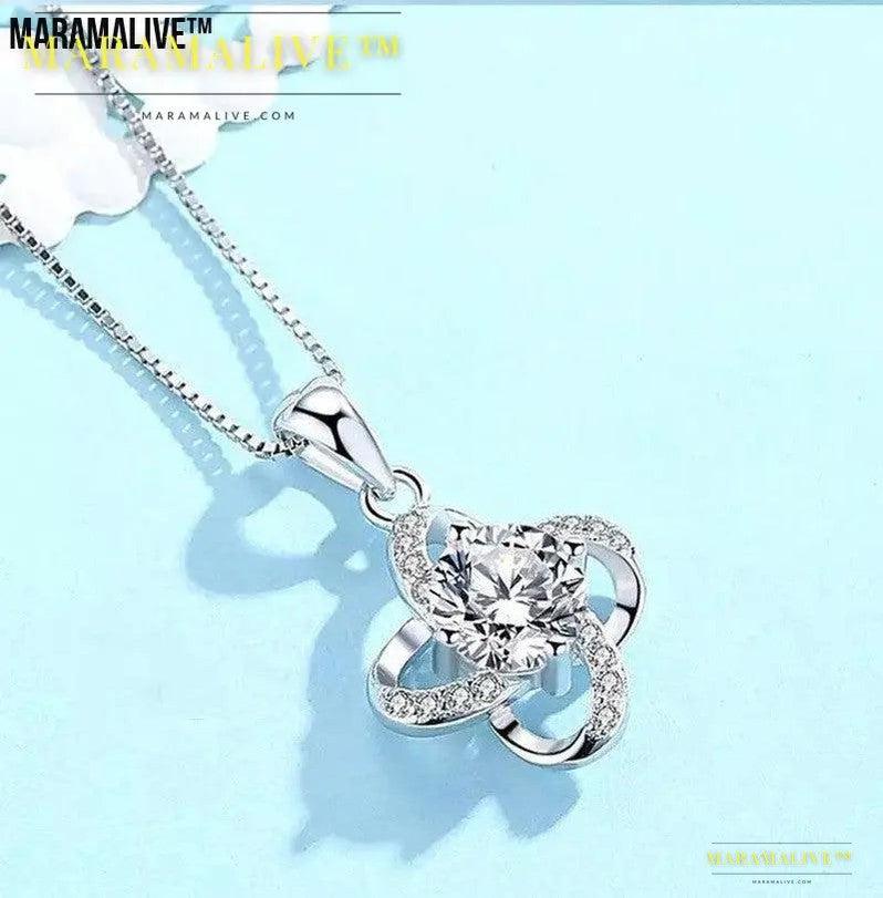 Four-Leaf Clover Pendant Clavicle Chain