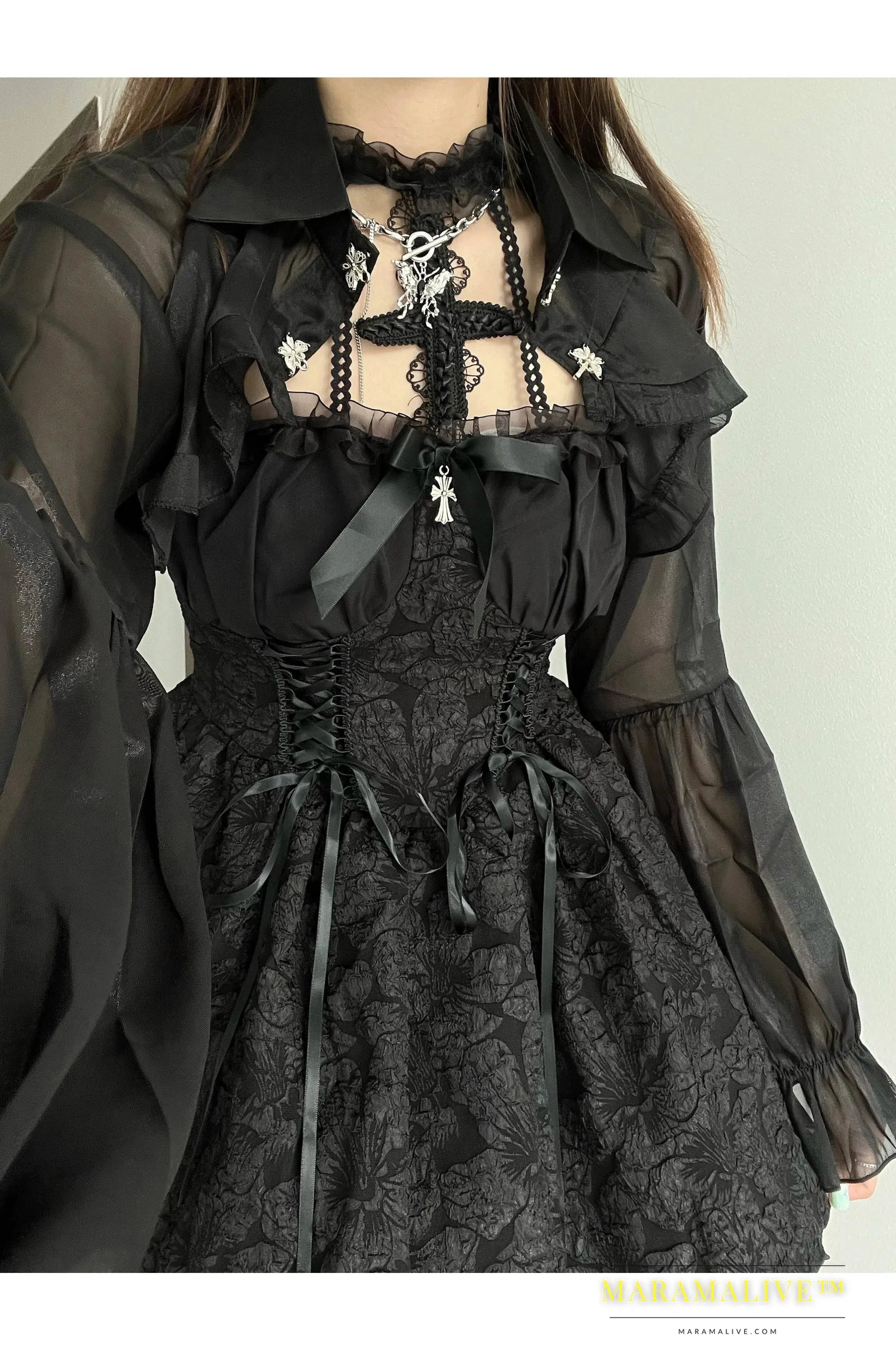 Gothic Lolita Costumes Ideal for Halloween Festivities