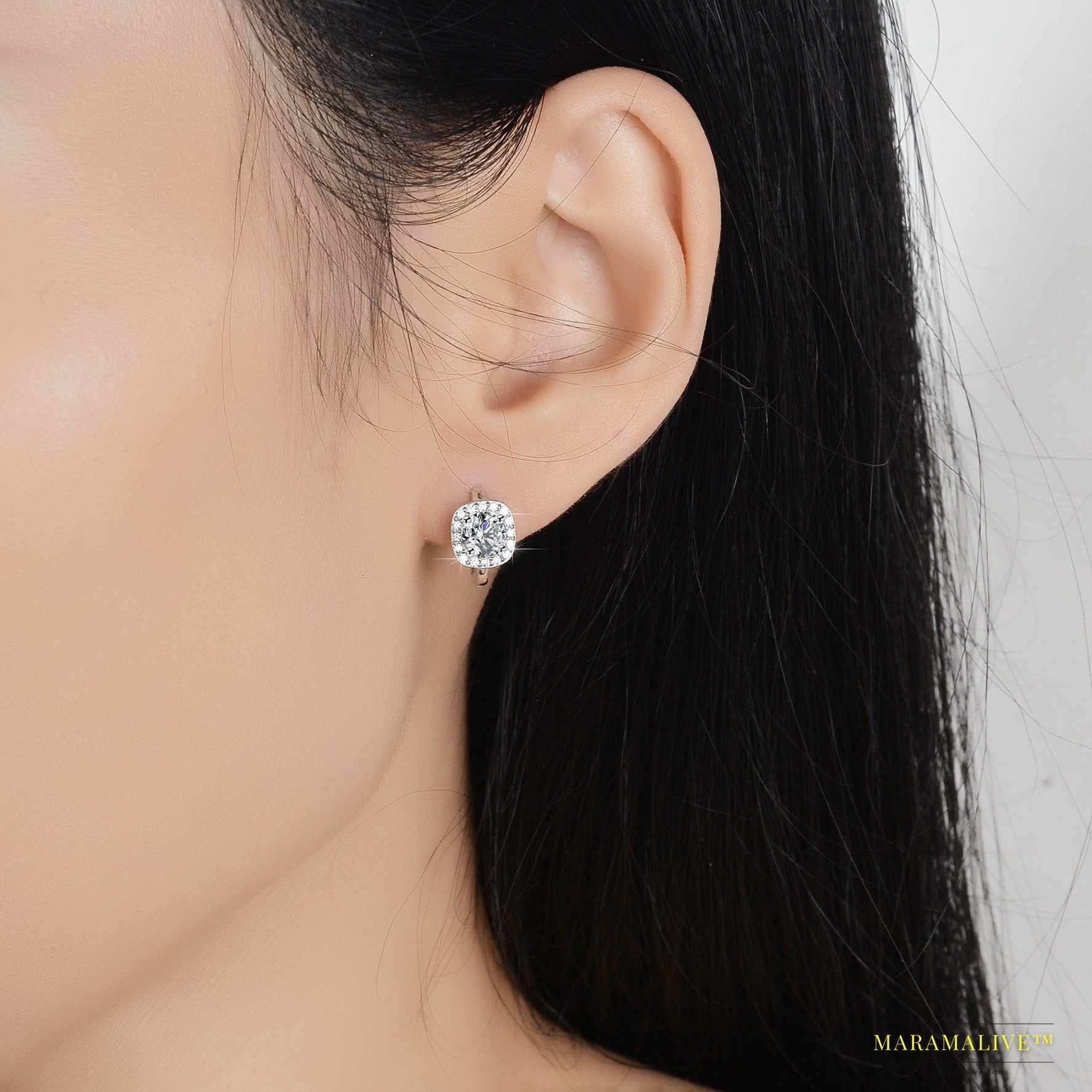 Luxurious Designer Silver Moissanite Earrings - Unique Sustainable Jewelry