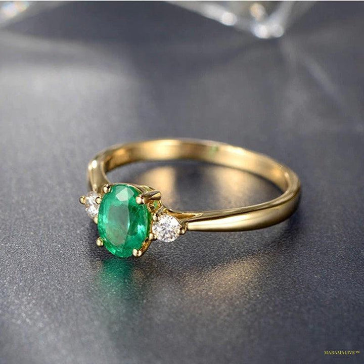 Maramalive™ Vintage Gold Imitation Emerald Women's Green Moissanite Simulation Diamond Ring