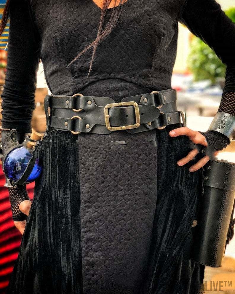 Medieval Buckle Belt - Retro Cosplay Accessory