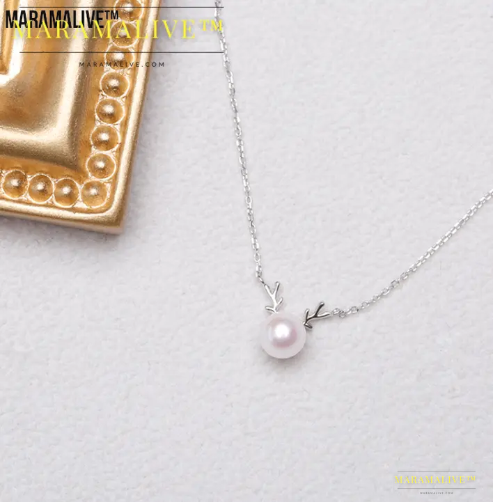 Minimalist Pearl Necklace