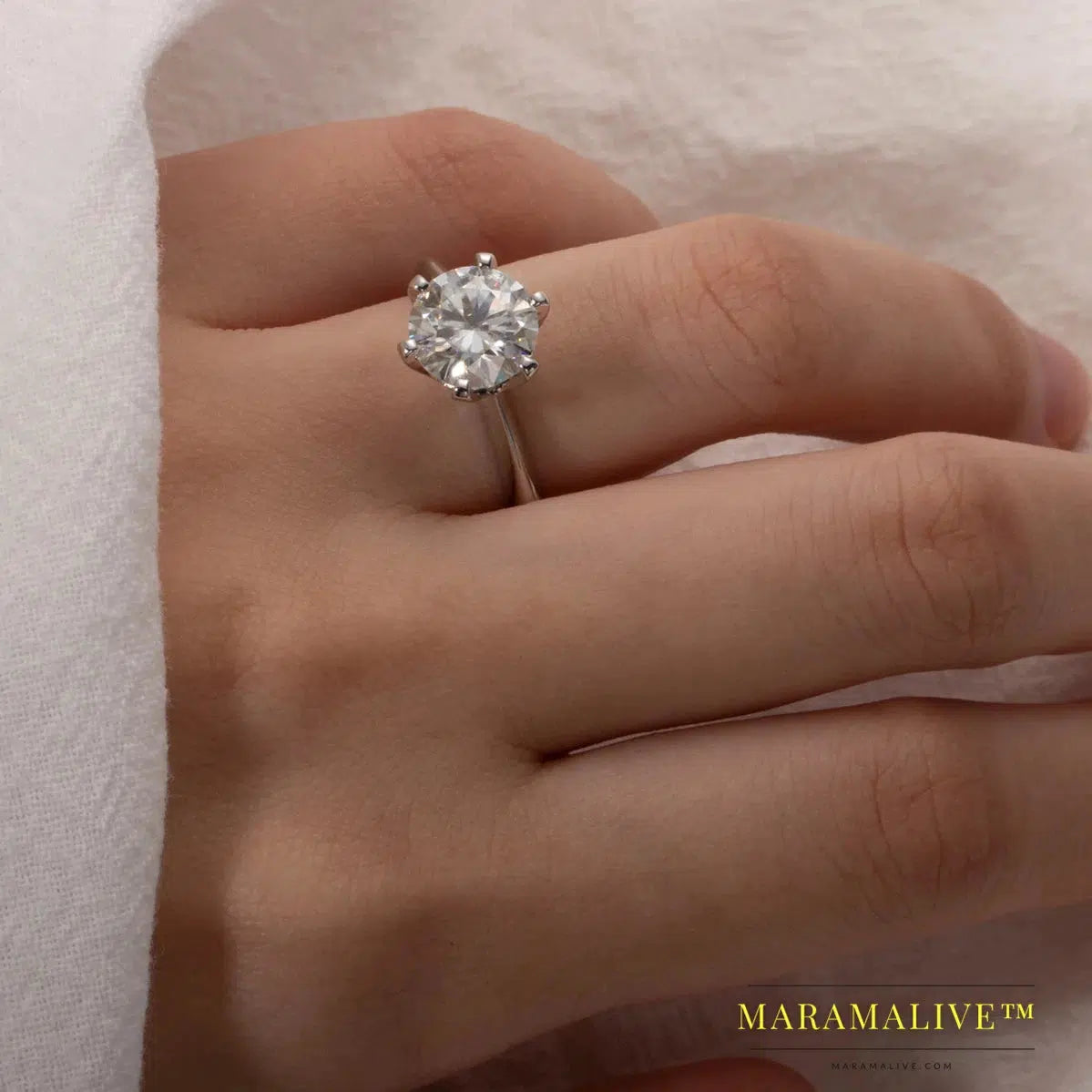 Moissanite White Gold Rings: Affordable & Durable Luxury Jewelry