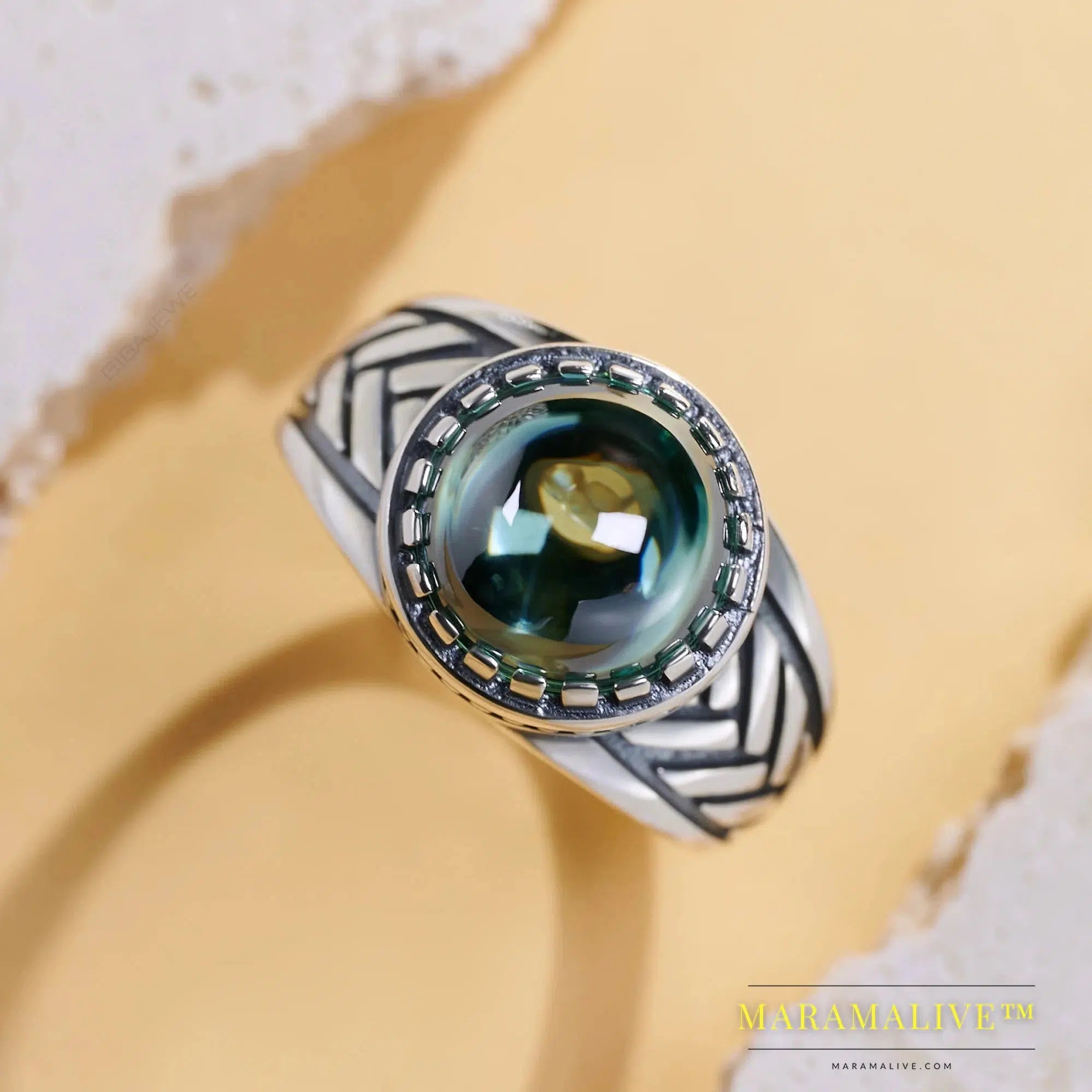 Natural Green Moissanite Rings: The Hottest Eco-Friendly Jewelry