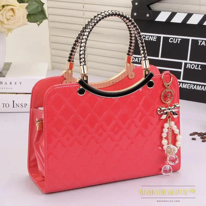 Patent leather lattice Pearl pendant women's handbags European and American fashion designer shoulder bags hard women bag