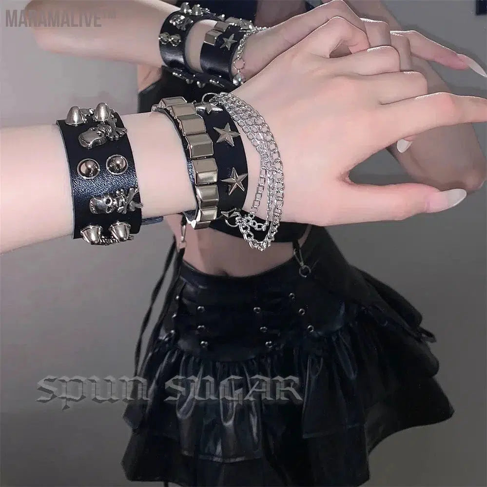 Punk Rivet Star PU Leather Bracelet For Women Men Hip Hop Gothic Dark Girl Rock Jewelry Pendant Love Chain Hip Hop Accessories