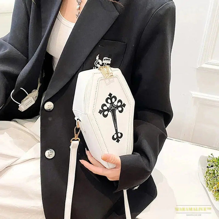 Retro Gothic Shoulder Bag - Coffin Shaped Halloween Crossbody Handbag for Theme Parties