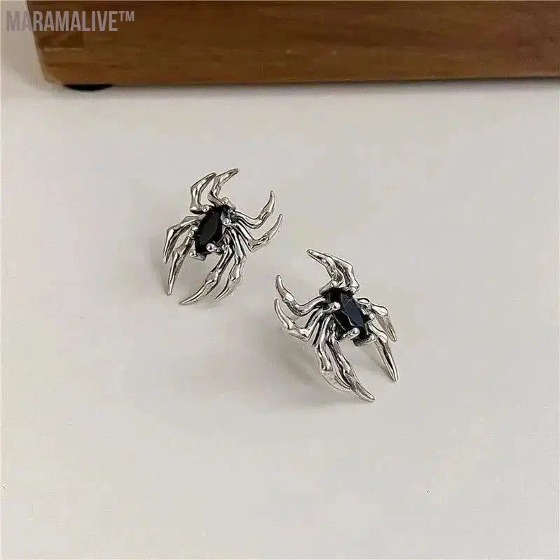 Silver Color Spider Stud Earrings for Women Unique Design Punk Personality Female Small Earrings Black Enamel Fashion Jewelry