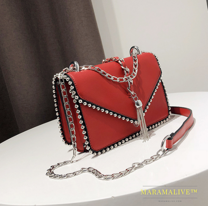 Studded one shoulder chain fashion versatile messenger bag