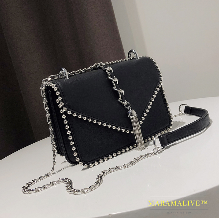 Studded one shoulder chain fashion versatile messenger bag