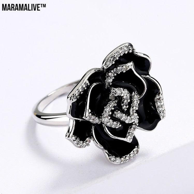 Vintage Elegant Enamel Ladies Ring Unique Black Flowers