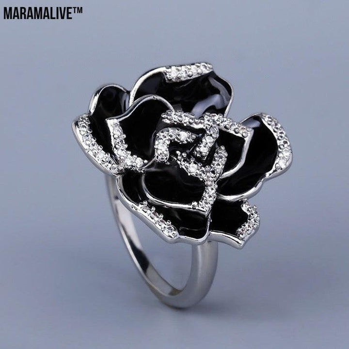 Vintage Elegant Enamel Ladies Ring Unique Black Flowers