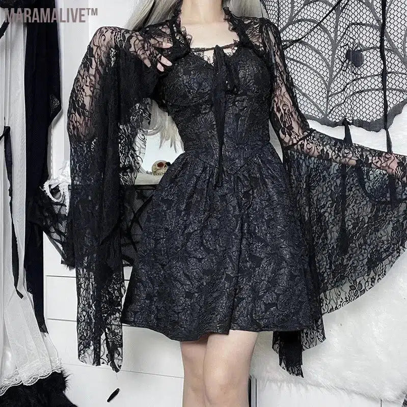 Vintage Gothic Black Lace T-shirt Women Streetwear Flare Sleeve See Through Sexy Smock Top Elegant Aesthetic Cropped Tops