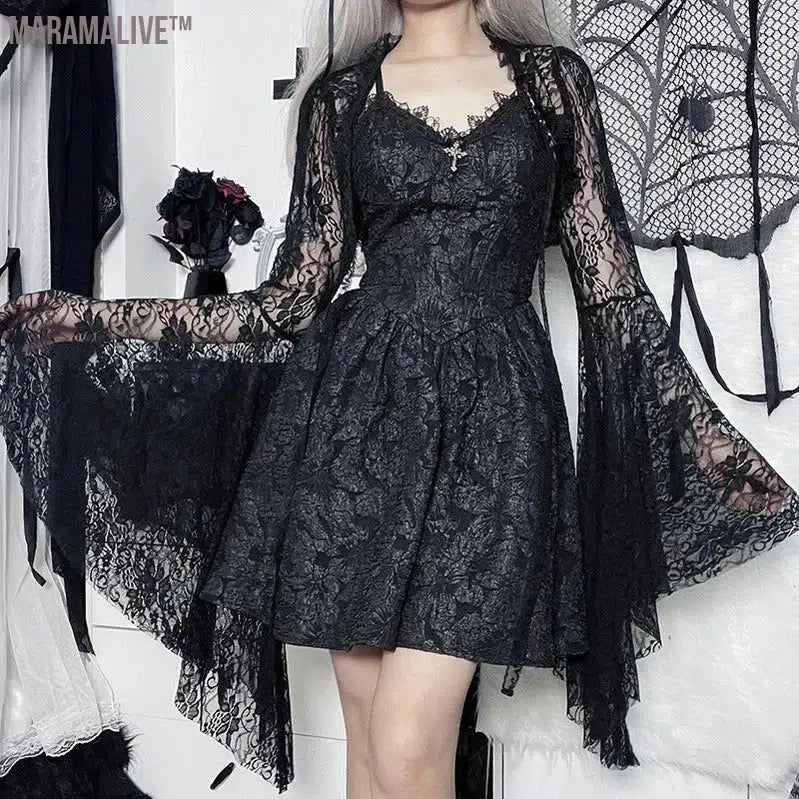 Vintage Gothic Black Lace T-shirt Women Streetwear Flare Sleeve See Through Sexy Smock Top Elegant Aesthetic Cropped Tops