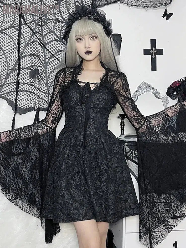 Vintage Gothic Black Lace T-shirt Women Streetwear Flare Sleeve See Through Sexy Smock Top Elegant Aesthetic Cropped Tops