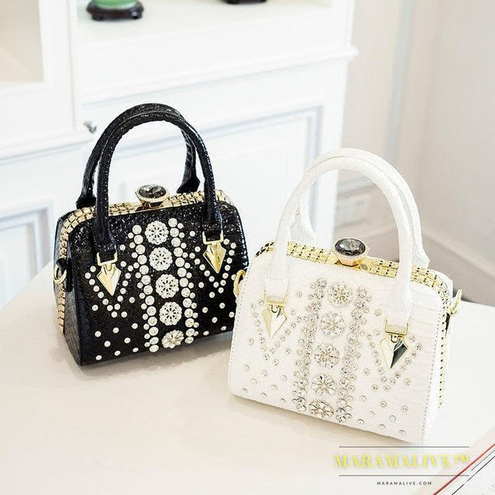 Women's Diamond-studded Single-shoulder Messenger Snake Print Lock Bag