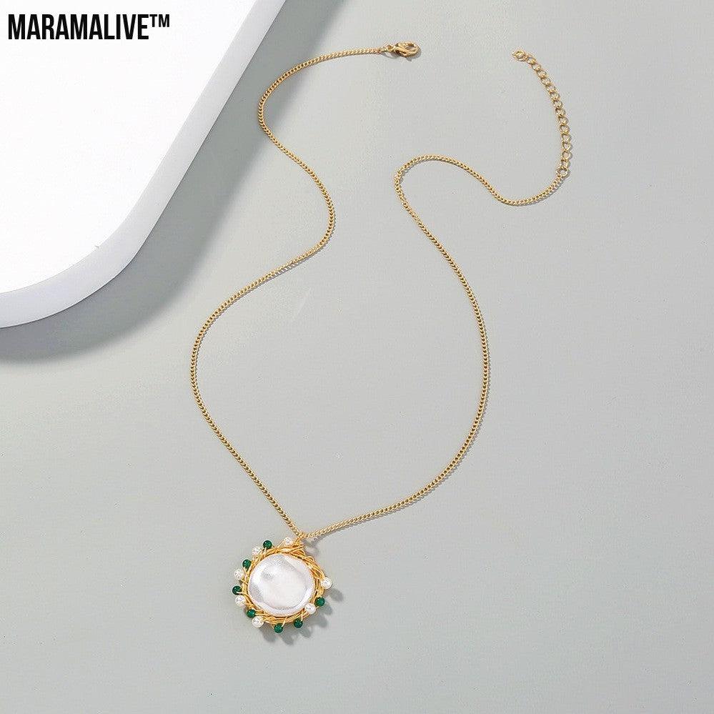 Women's Fashion Vintage Court Style Pure White Pearl Green Natural Stone Pendant Necklace